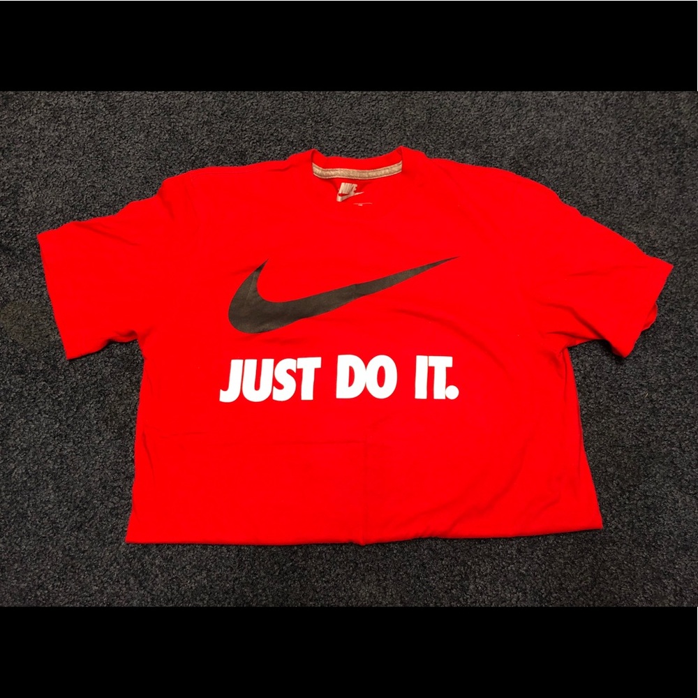 Men’s medium Nike shirt